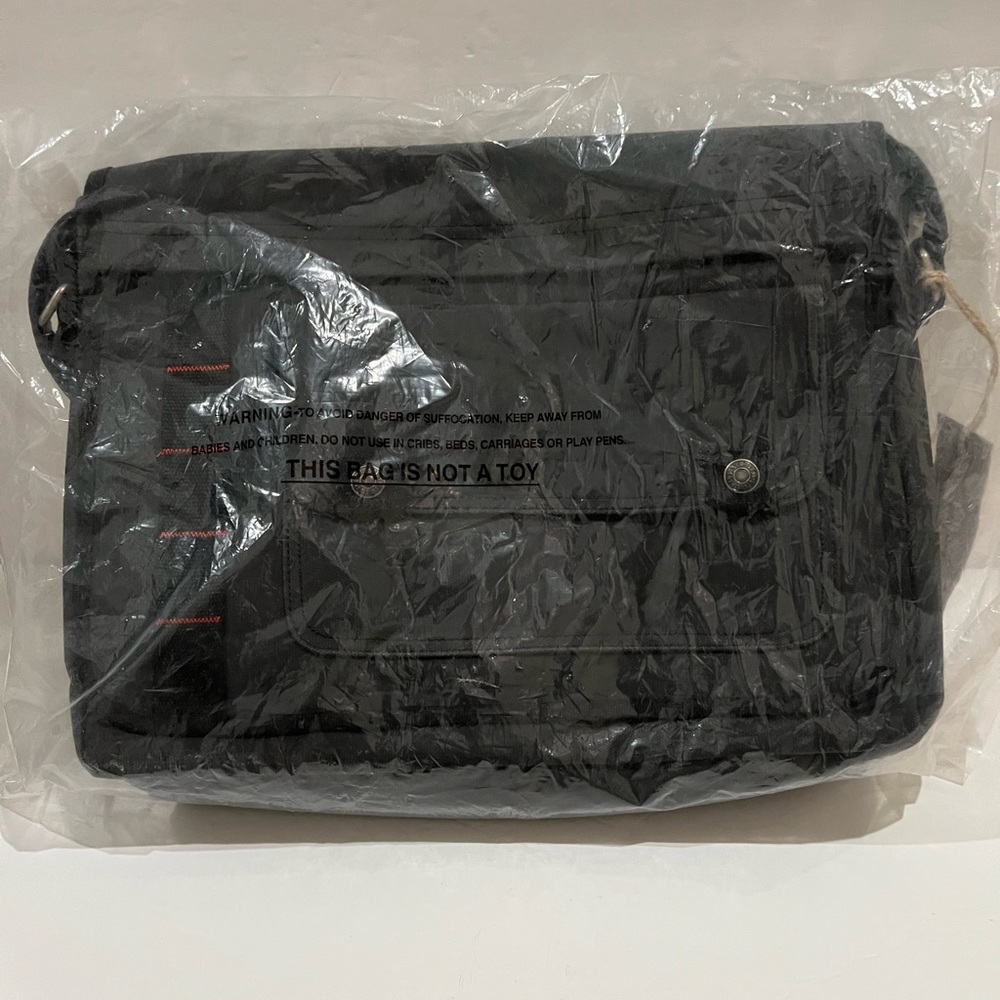 Levi’s brand new with tags canvas/denim messenger bag